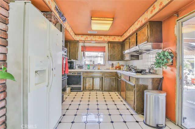 1315 Hillside, Pomona, CA 91768