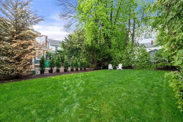 21 Francis St. 21, Newton, MA 02459