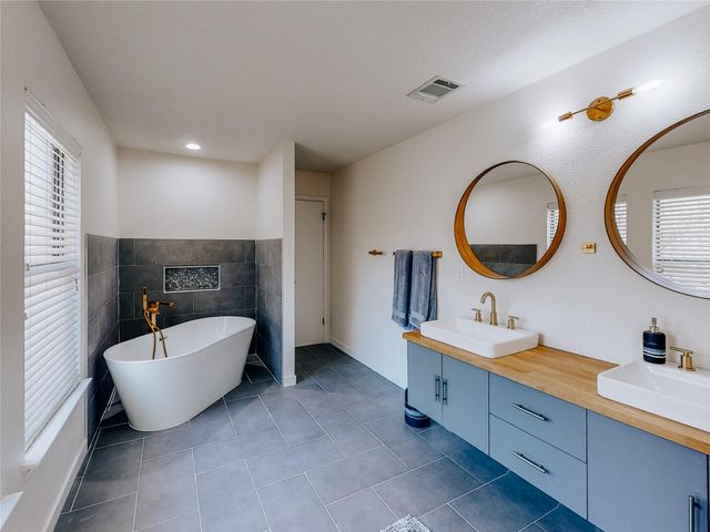 2010 Carriage Club DR, Cedar Park, TX 78613