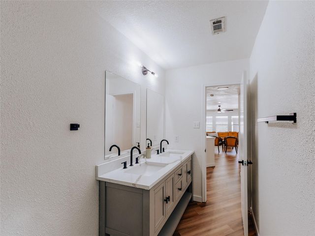 2010 Carriage Club DR, Cedar Park, TX 78613