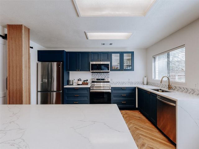 2010 Carriage Club DR, Cedar Park, TX 78613