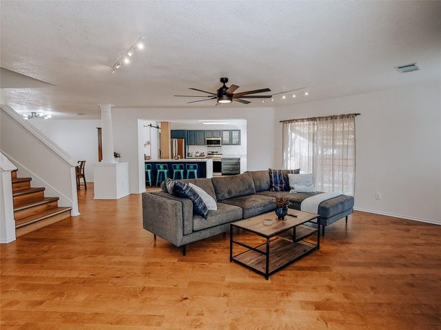 2010 Carriage Club DR, Cedar Park, TX 78613