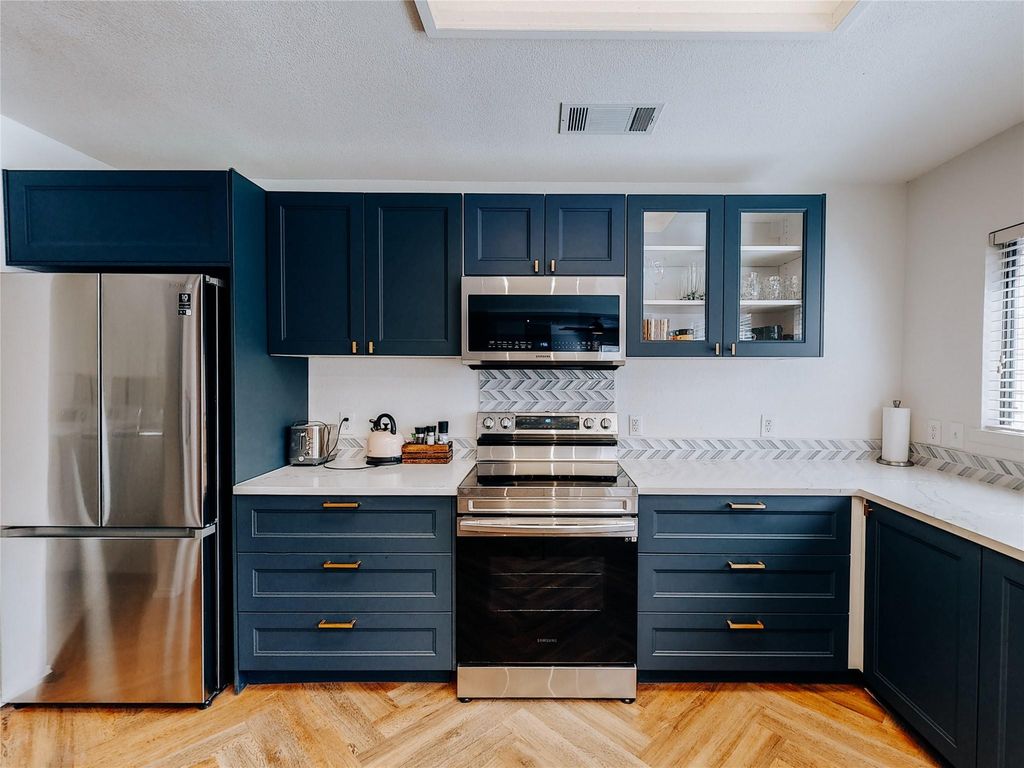 2010 Carriage Club DR, Cedar Park, TX 78613