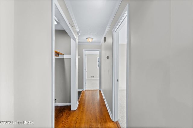 9020 Wooddale Dr, Louisville, KY 40272