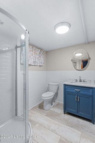 9020 Wooddale Dr, Louisville, KY 40272