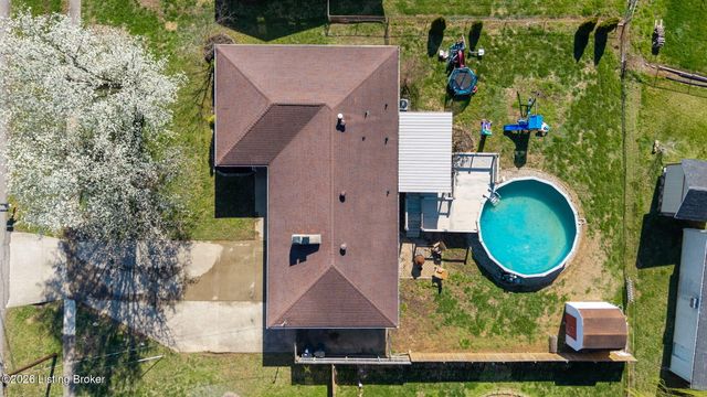 9020 Wooddale Dr, Louisville, KY 40272