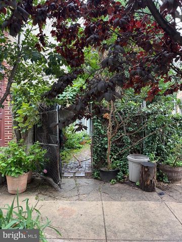 2215 N 4TH ST, Philadelphia, PA 19133