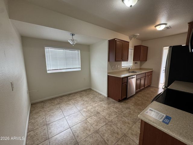 5444 E PINCHOT Avenue, Phoenix, AZ 85018