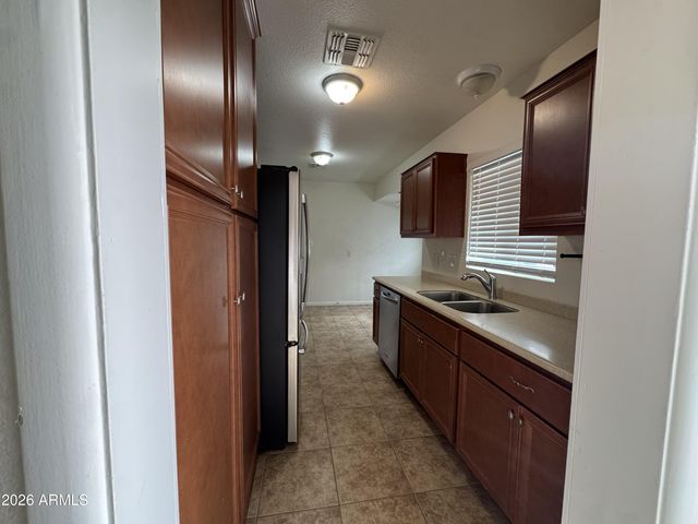 5444 E PINCHOT Avenue, Phoenix, AZ 85018