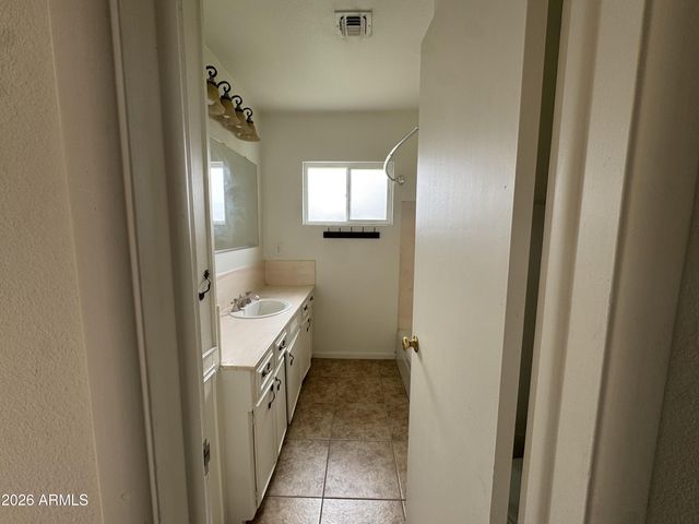 5444 E PINCHOT Avenue, Phoenix, AZ 85018