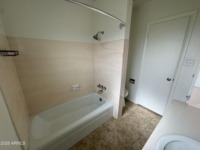 5444 E PINCHOT Avenue, Phoenix, AZ 85018