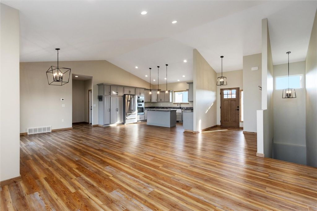 7644 White Pine Circle, Billings, MT 59106 photo 5