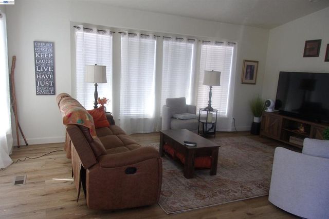 1840 Paris Lane, Antioch, CA 94509