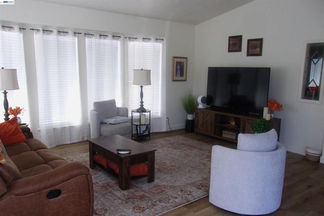 1840 Paris Lane, Antioch, CA 94509