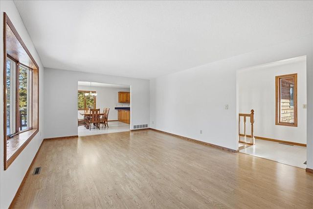 1072 Buck Ridge, Hudson, WI 54016