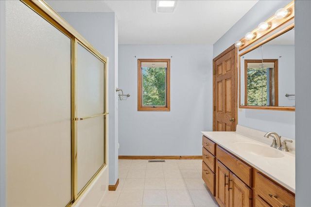 1072 Buck Ridge, Hudson, WI 54016