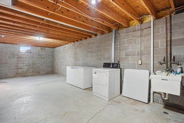 1072 Buck Ridge, Hudson, WI 54016