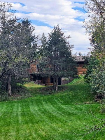 1072 Buck Ridge, Hudson, WI 54016