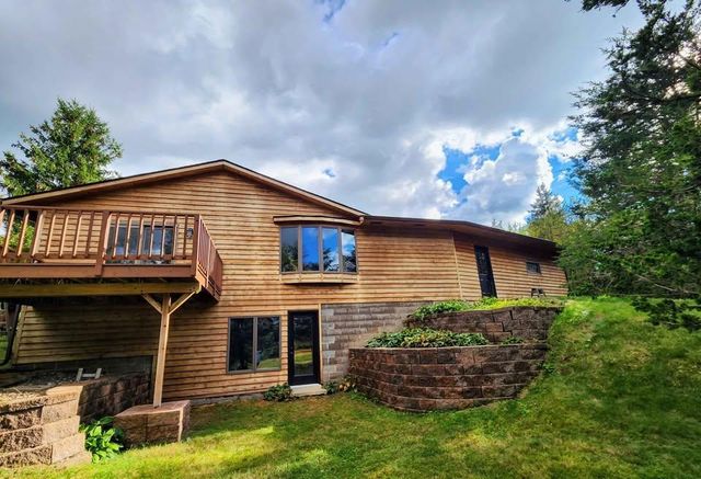 1072 Buck Ridge, Hudson, WI 54016