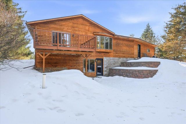 1072 Buck Ridge, Hudson, WI 54016