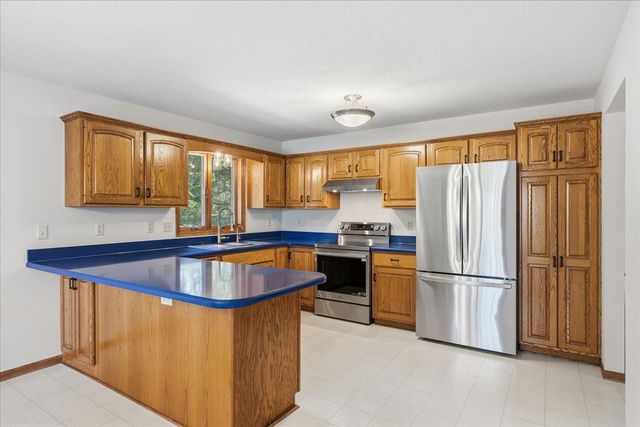 1072 Buck Ridge, Hudson, WI 54016