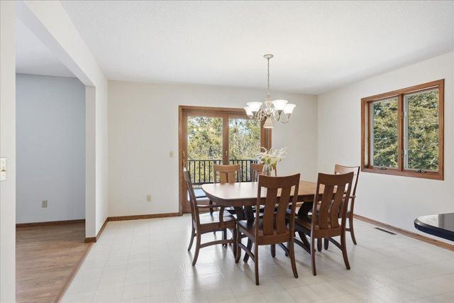 1072 Buck Ridge, Hudson, WI 54016