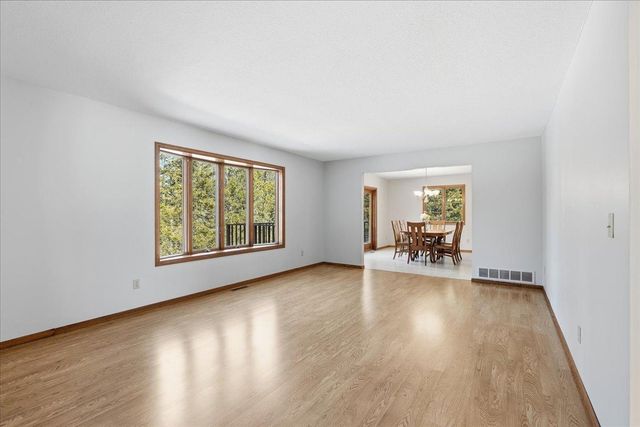 1072 Buck Ridge, Hudson, WI 54016