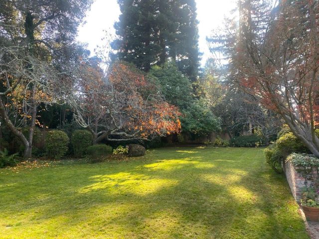 269 Selby Lane, Atherton, CA 94027