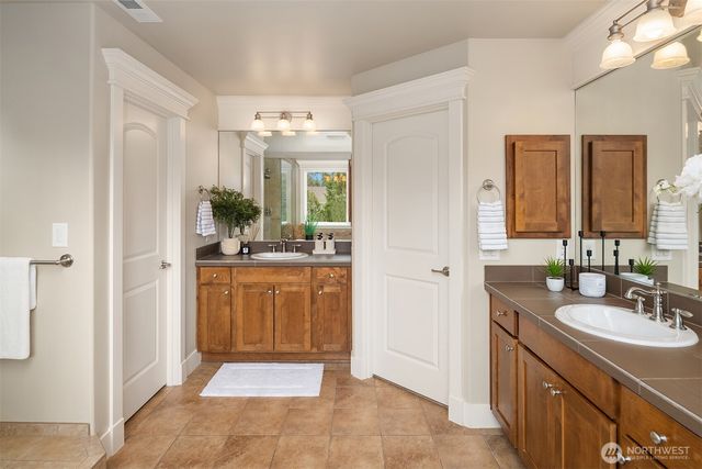 3043 259th Court SE, Sammamish, WA 98075