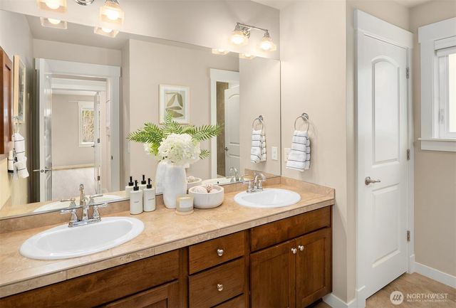 3043 259th Court SE, Sammamish, WA 98075