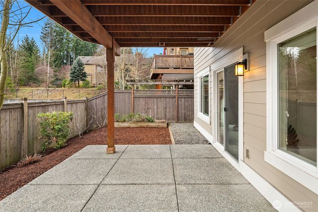 3043 259th Court SE, Sammamish, WA 98075