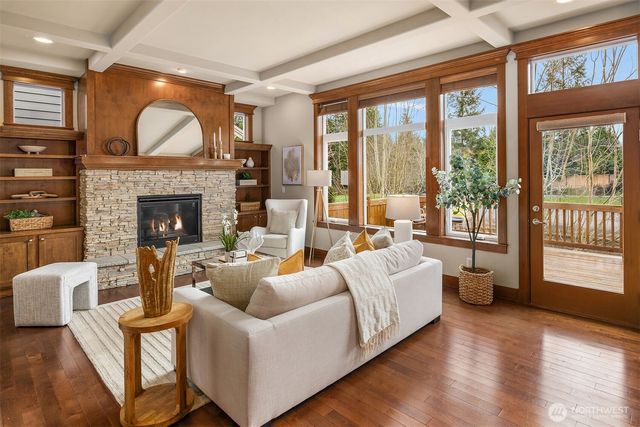 3043 259th Court SE, Sammamish, WA 98075