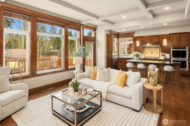 3043 259th Court SE, Sammamish, WA 98075