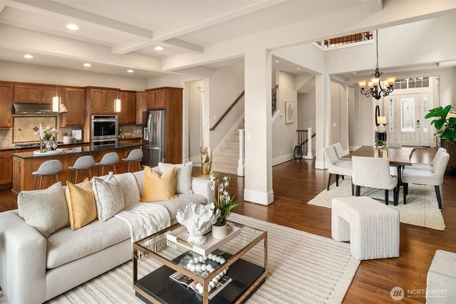 3043 259th Court SE, Sammamish, WA 98075