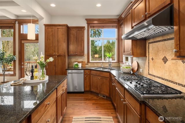 3043 259th Court SE, Sammamish, WA 98075