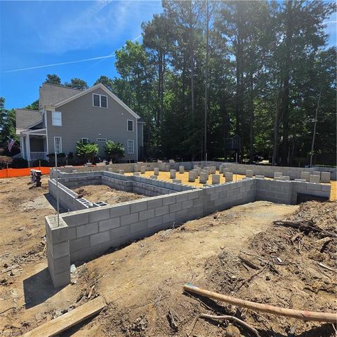 1221 Founders Pointe TRL, Carrollton, VA 23314