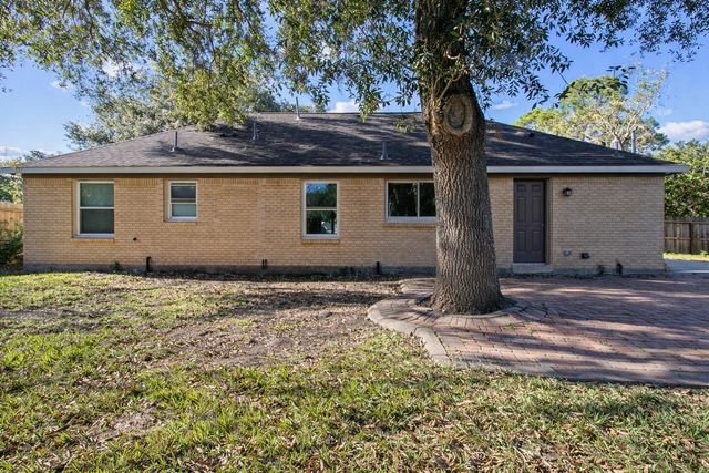 2201 Meadow Lane, La Marque, TX 77568