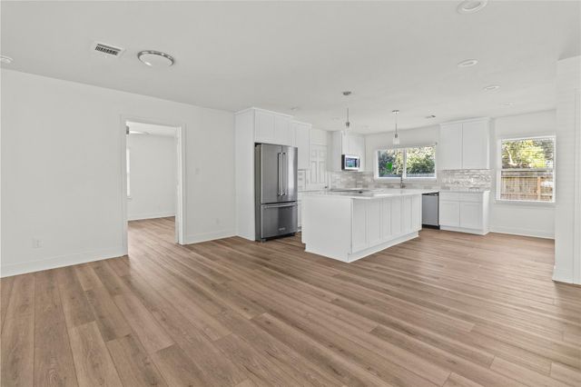 2201 Meadow Lane, La Marque, TX 77568