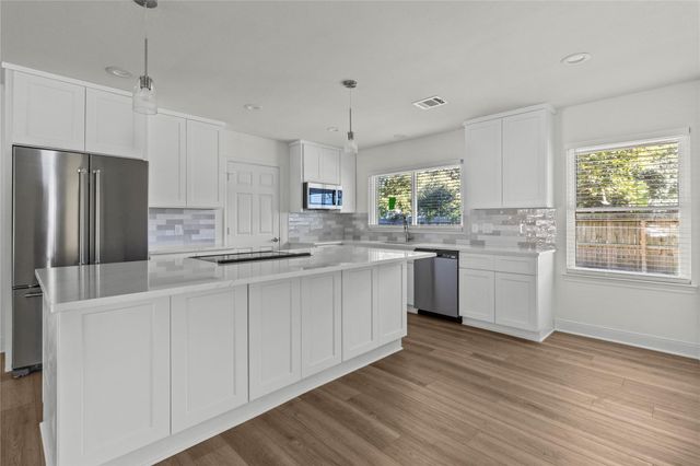 2201 Meadow Lane, La Marque, TX 77568