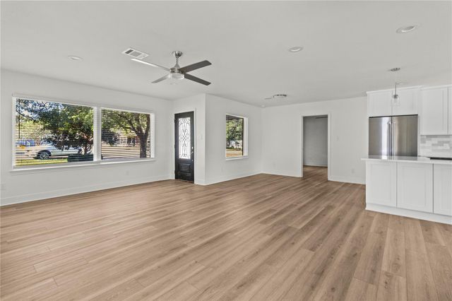 2201 Meadow Lane, La Marque, TX 77568