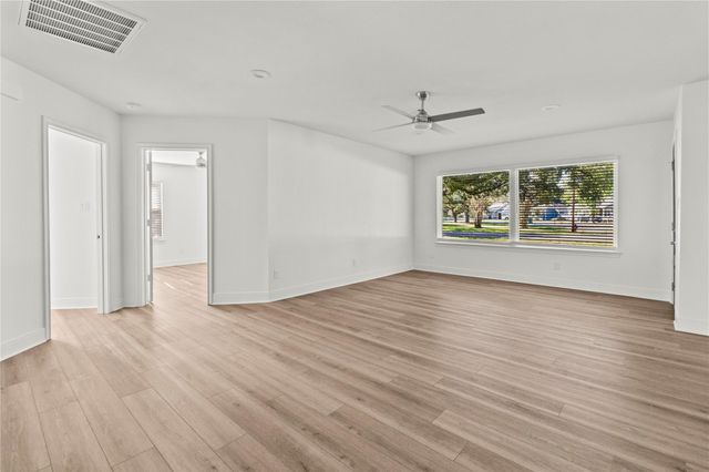 2201 Meadow Lane, La Marque, TX 77568