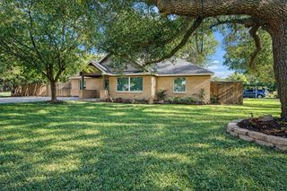 2201 Meadow Lane, La Marque, TX 77568