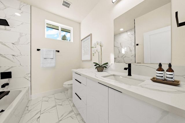 6097 Laurel Dr, Paradise, CA 95969