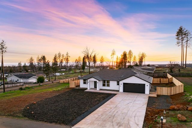 6097 Laurel Dr, Paradise, CA 95969