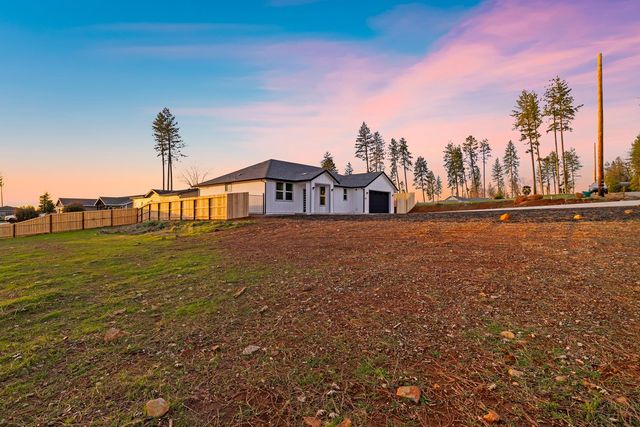 6097 Laurel Dr, Paradise, CA 95969