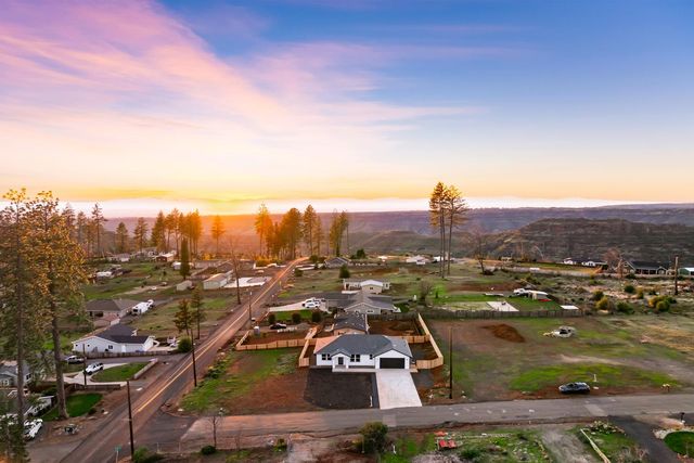 6097 Laurel Dr, Paradise, CA 95969