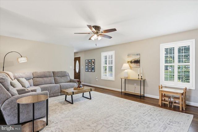524 LOWER VALLEY RD, Strasburg, VA 22657
