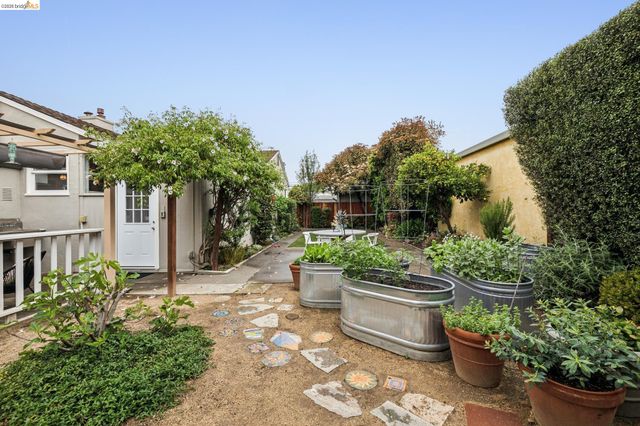 1920 Bradhoff Ave, San Leandro, CA 94577