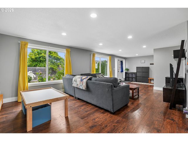5815 Se JENNINGS Ave, Milwaukie, OR 97267