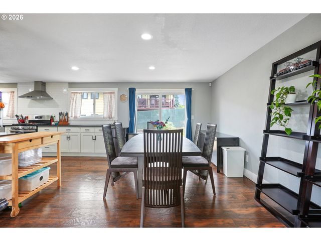 5815 Se JENNINGS Ave, Milwaukie, OR 97267